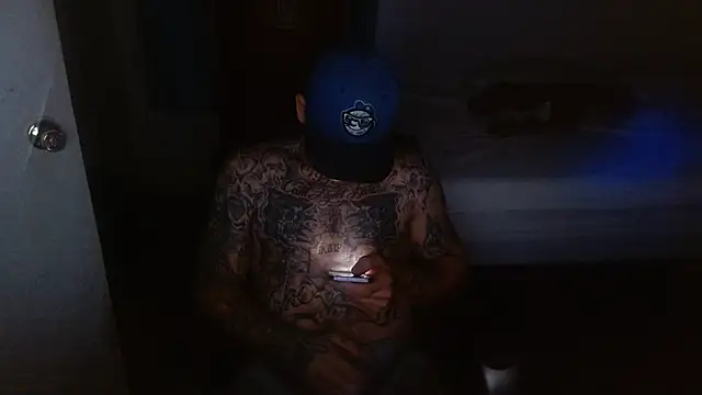 Snapshot of DADDY_KANE8--- chatting on 11/21/25, 11:20 DADDY KANE8--- online show from 11/21/25, 11:20