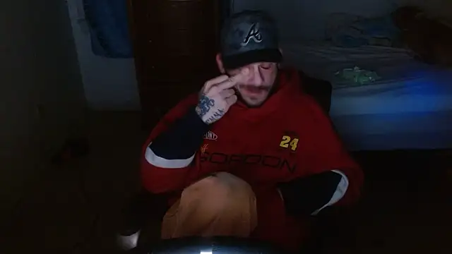 Snapshot of DADDY_KANE8--- chatting on 12/17/25, 11:44 DADDY KANE8--- online show from 12/17/25, 11:44