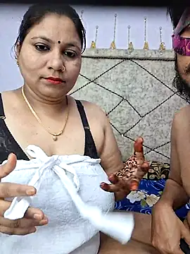 MOM-SUN-COUPLE online show from 02/11/25, 10:48