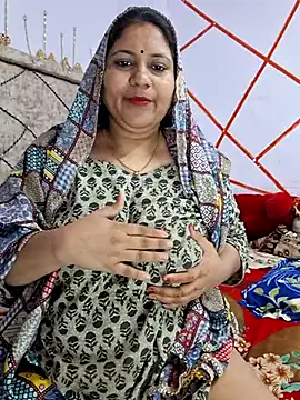 MOM-SUN-COUPLE online show from 02/26/25, 08:11