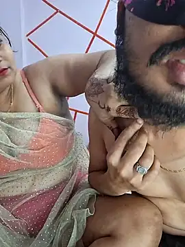 MOM-SUN-COUPLE online show from 03/06/25, 05:00