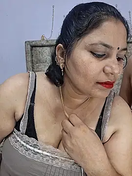 MOM-SUN-COUPLE online show from 03/15/25, 05:04