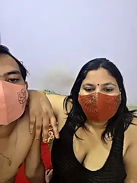 MOM-SUN-COUPLE online show from 09/09/25, 09:09