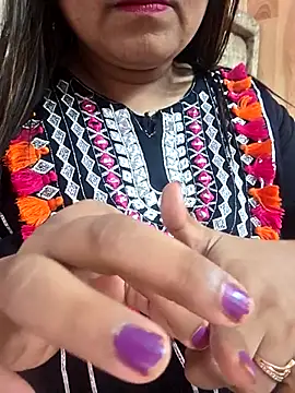 MOM-SUN-COUPLE online show from 04/12/26, 10:09