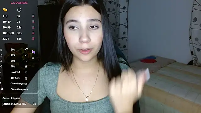 mia  lopez  online show from 12/07/24, 03:47