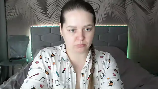 uliastar online show from 02/04/25, 10:43