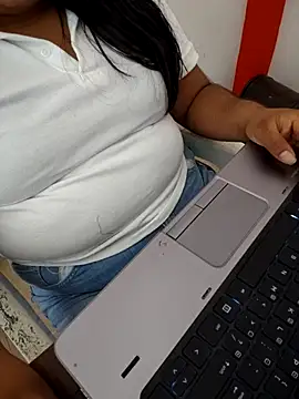 FerLu8 online show from 04/15/26, 04:58