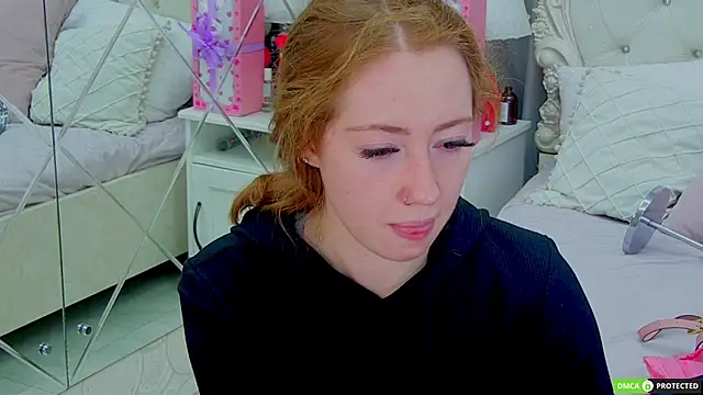 TinaBrook online show from 11/27/25, 03:52