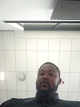 Snapshot of douksm chatting on 01/16/25, 11:58 douksm online show from 01/16/25, 11:58