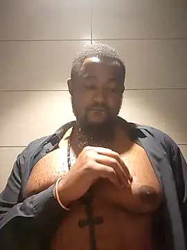 Snapshot of douksm chatting on 01/17/25, 11:06 douksm online show from 01/17/25, 11:06