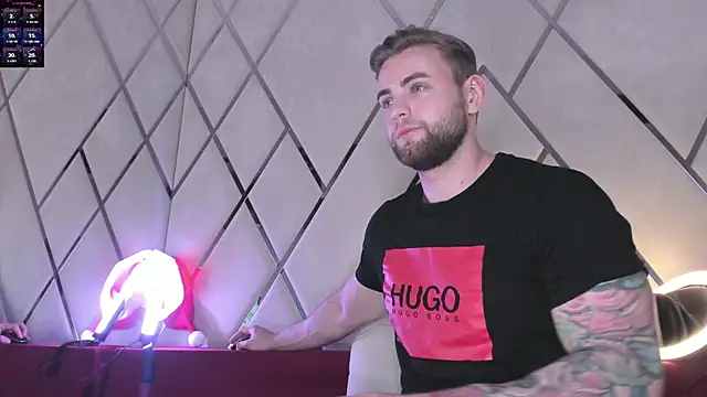 Snapshot of WayneWilson chatting on 12/25/24, 08:07 WayneWilson online show from 12/25/24, 08:07