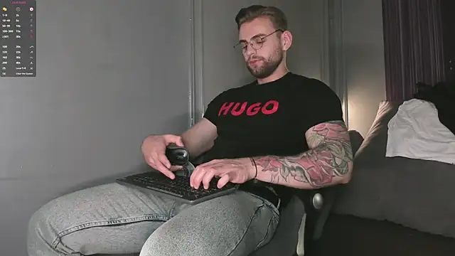 Snapshot of WayneWilson chatting on 09/27/25, 04:39 WayneWilson online show from 09/27/25, 04:39