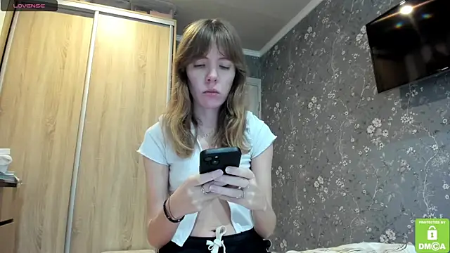 Snapshot of Kalisee_ chatting on 11/21/25, 09:08 Kalisee online show from 11/21/25, 09:08