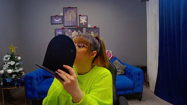 Snapshot of Katewalker_ chatting on 12/21/24, 06:12 Katewalker online show from 12/21/24, 06:12