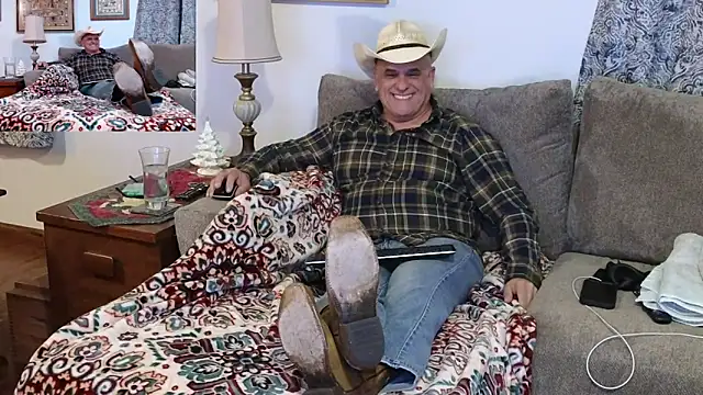 Foxhunt99 online show from 12/17/24, 02:55