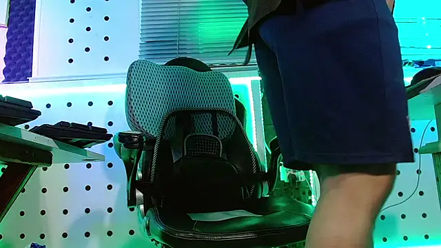 Darko0717 online show from 09/17/25, 09:44