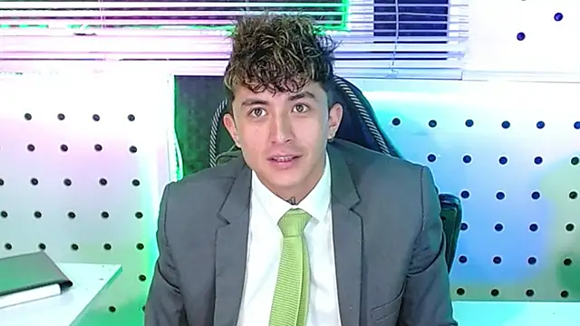 Darko0717 online show from 10/31/25, 01:34