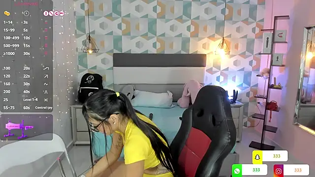 LIA ROUX1 online show from 03/04/25, 06:04