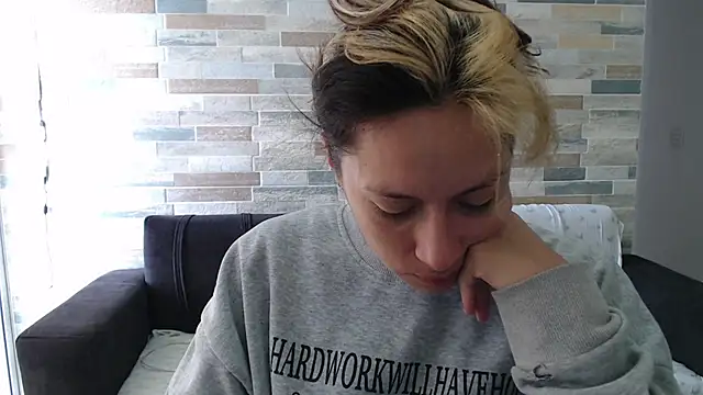 MommyMiaWs online show from 09/26/25, 03:16