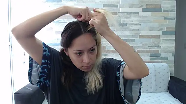 MommyMiaWs online show from 10/05/25, 01:09