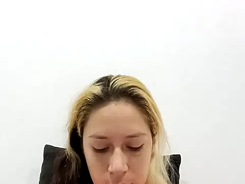 MommyMiaWs online show from 04/14/26, 06:03