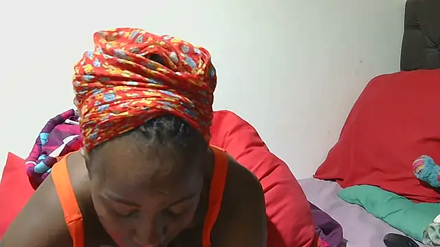 sluttylaura21 online show from 09/20/25, 08:10