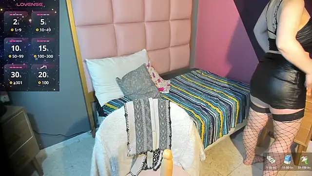 Snapshot of samanthaanderson_ chatting on 03/11/25, 09:15 samanthaanderson online show from 03/11/25, 09:15