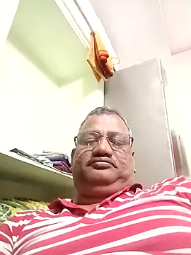 Snapshot of StarPacifist6 chatting on 12/15/25, 03:27 StarPacifist6 online show from 12/15/25, 03:27