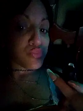 estefyzapata online show from 01/06/26, 03:10