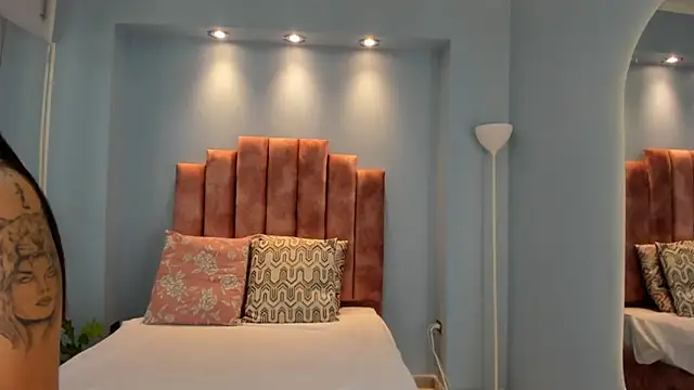 kylie reyes online show from 11/15/25, 08:16