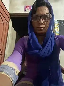 Snapshot of Apple00001@xh chatting on 11/23/25, 09:47 Apple00001xh online show from 11/23/25, 09:47