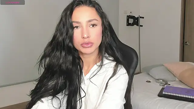 EvaMoet online show from 02/27/25, 08:06