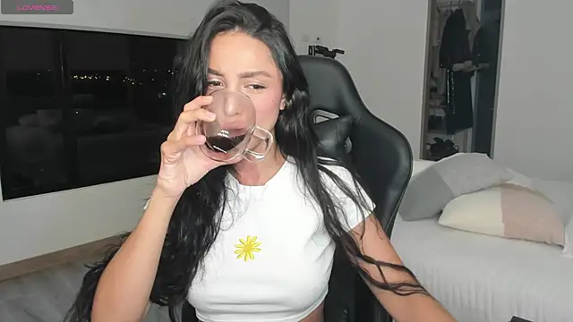 EvaMoet online show from 03/07/25, 05:08