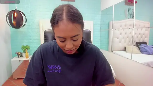 tracycum online show from 02/11/25, 05:07