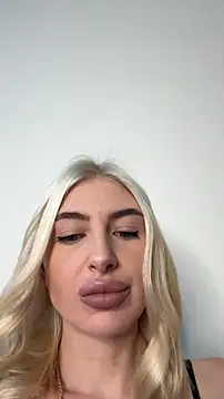 Mia Roxie online show from 02/10/26, 03:10