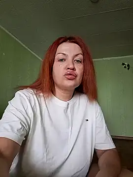 KiraXTender online show from 10/17/25, 02:59