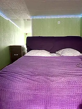 KiraXTender online show from 03/11/26, 02:06