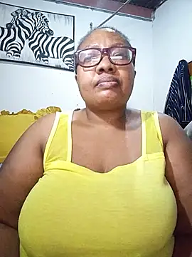 Snapshot of YELLOW_BONE chatting on 07/04/26, 09:10 YELLOW BONE online show from 07/04/26, 09:10