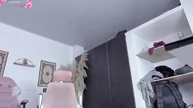 Snapshot of ibeth_diaz chatting on 12/19/25, 12:39 ibeth diaz online show from 12/19/25, 12:39