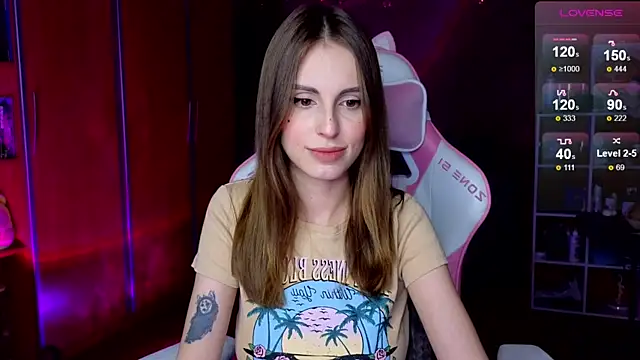 Snapshot of EdelineMaher chatting on 11/27/25, 03:14 EdelineMaher online show from 11/27/25, 03:14