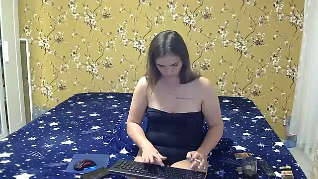 Snapshot of Karlabby chatting on 10/17/25, 03:36 Karlabby online show from 10/17/25, 03:36