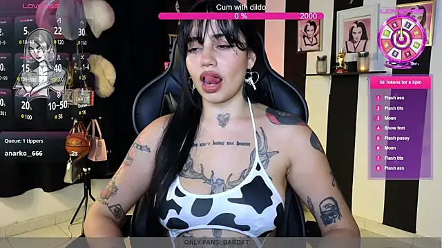 Snapshot of val_bardot chatting on 03/20/25, 11:02 val bardot online show from 03/20/25, 11:02