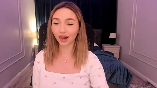 Snapshot of GracefulLook chatting on 01/26/25, 02:03 GracefulLook online show from 01/26/25, 02:03