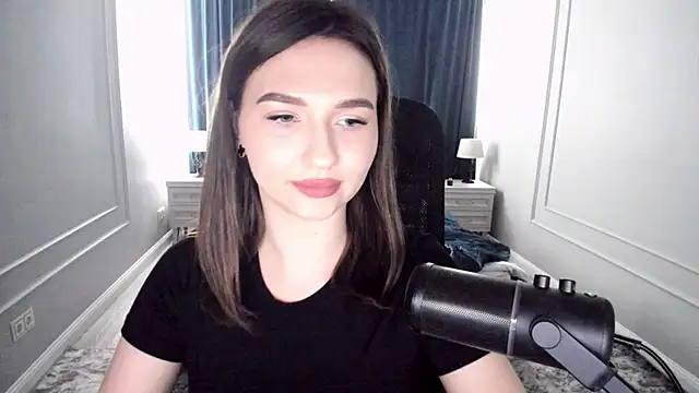 Snapshot of GracefulLook chatting on 01/31/25, 10:31 GracefulLook online show from 01/31/25, 10:31