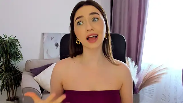 Snapshot of GracefulLook chatting on 02/12/25, 09:42 GracefulLook online show from 02/12/25, 09:42