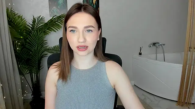 Snapshot of GracefulLook chatting on 03/04/25, 03:22 GracefulLook online show from 03/04/25, 03:22