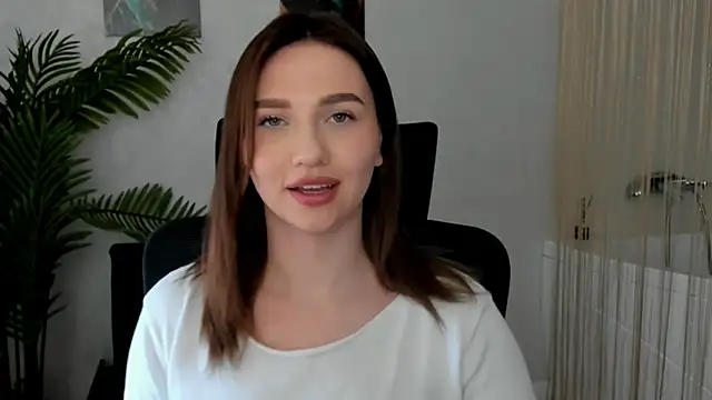 Snapshot of GracefulLook chatting on 03/04/25, 06:26 GracefulLook online show from 03/04/25, 06:26