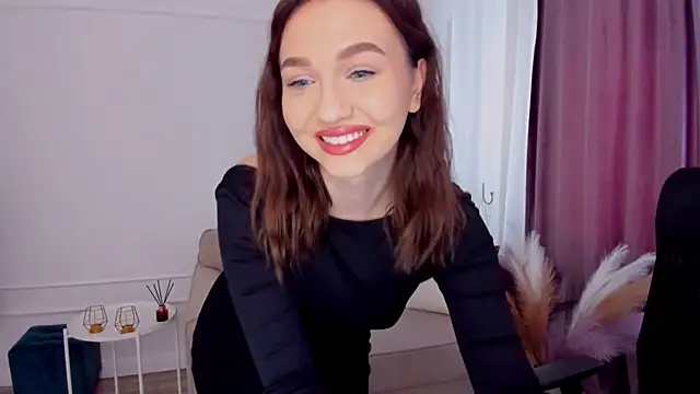 Snapshot of GracefulLook chatting on 03/12/25, 07:46 GracefulLook online show from 03/12/25, 07:46