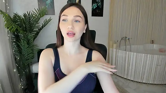 Snapshot of GracefulLook chatting on 03/21/25, 03:44 GracefulLook online show from 03/21/25, 03:44