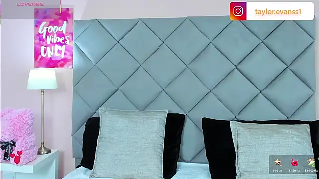 TaylorEvanss online show from 09/29/25, 07:40